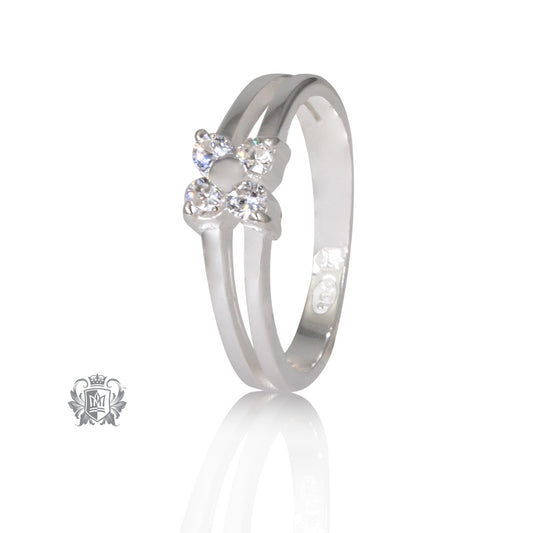 Small Cluster Cubic Ring