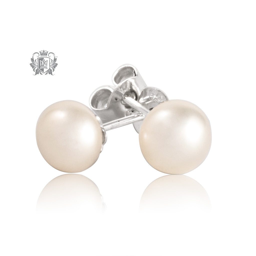 Medium Fresh Water Pearl Studs