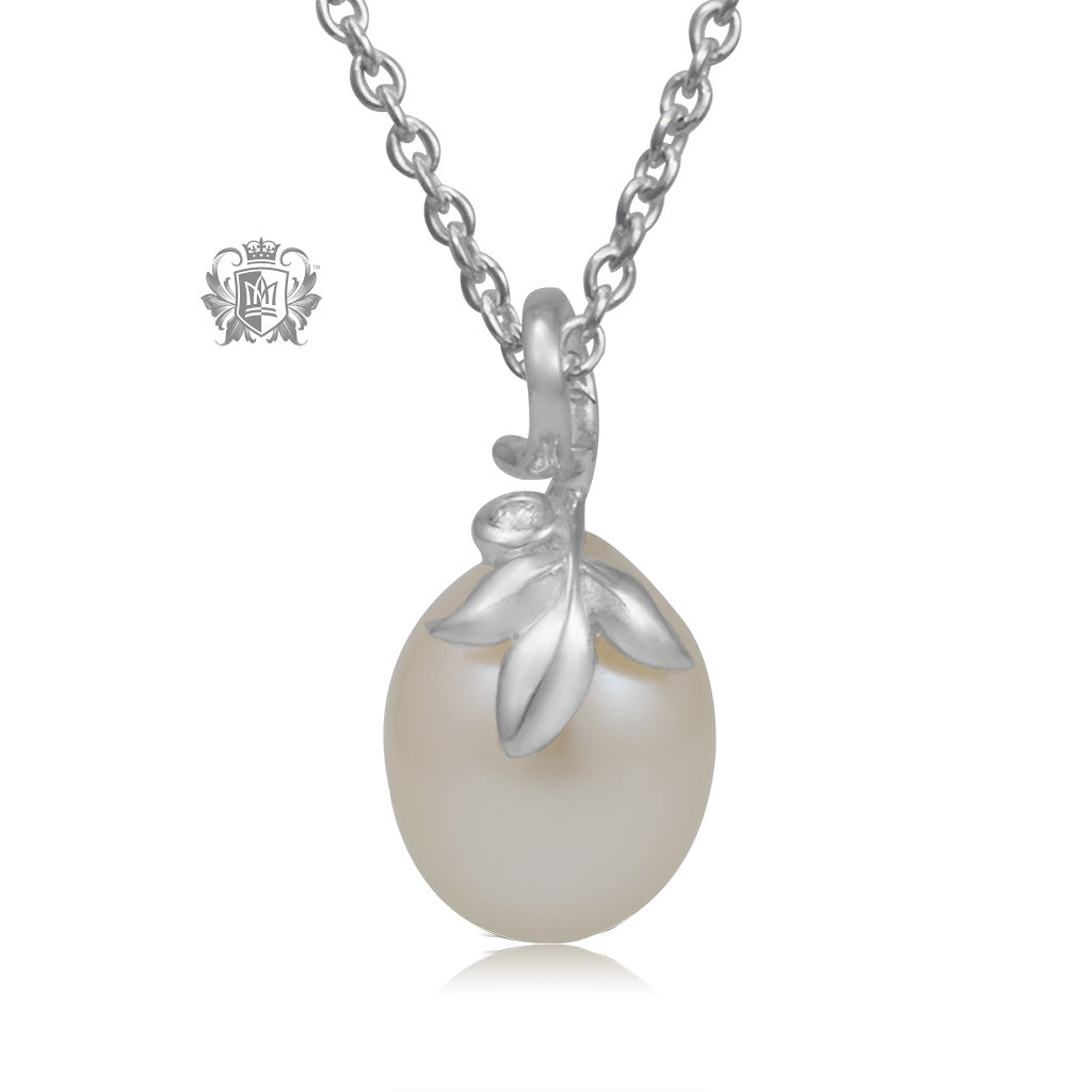 Sparkling Bloom Pearl Pendant
